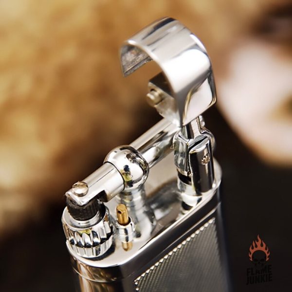 Briquet L'homme, compagnon idéal pour les aventuriers