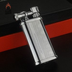 Accessoire essentiel, briquet rétro en métal