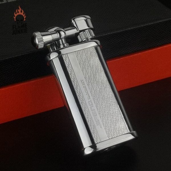 Accessoire essentiel, briquet rétro en métal