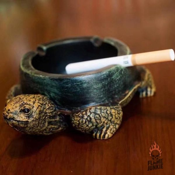 Accessoire de décoration : cendrier en forme de tortue