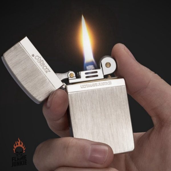 Briquet de luxe, accessoire essentiel pour fumeurs raffinés
